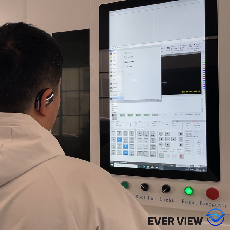 PERNAH LIHAT generasi baru mesin pemotongan laser cerdas yang online, meningkatkan kemampuan pemantauan jarak jauh untuk kompatibilitas Industri 4.0.