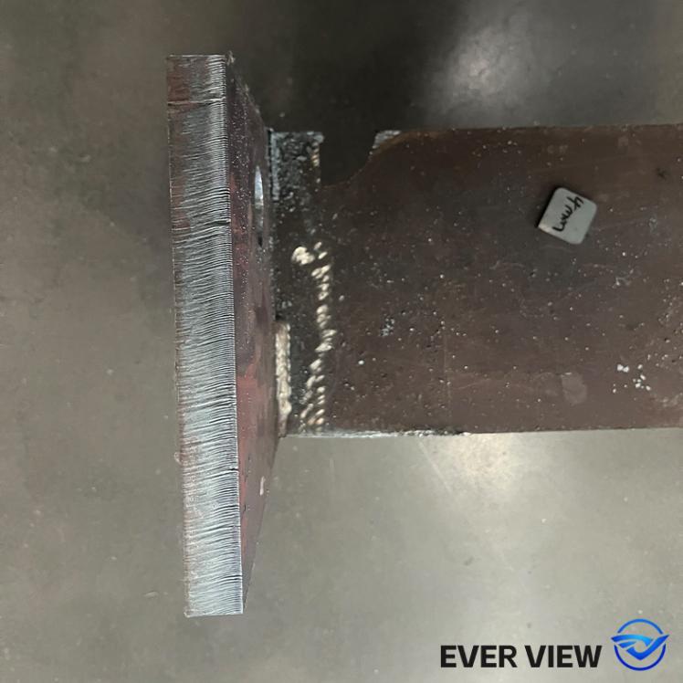 Mesin pemotongan laser membantu pemrosesan struktur baja bangunan; EVER VIEW menghasilkan pemotongan material tebal yang efisien dan presisi.