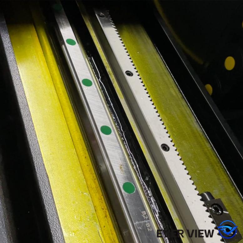 Apa saja poin penting dalam perawatan harian mesin pemotongan laser? EVER VIEW Machinery mengajarkan Anda cara memperpanjang masa pakai peralatan Anda.